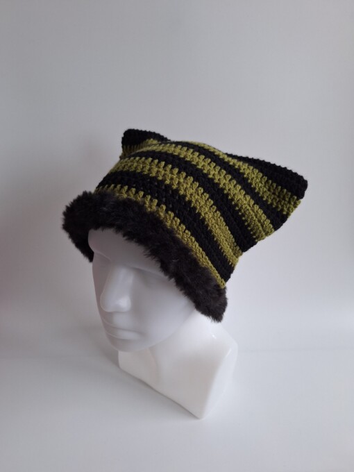 Gehaakte muts met imitatiebont 'Black & army green'