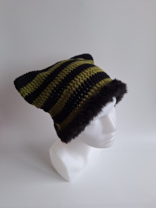 Gehaakte muts met imitatiebont 'Black & army green'