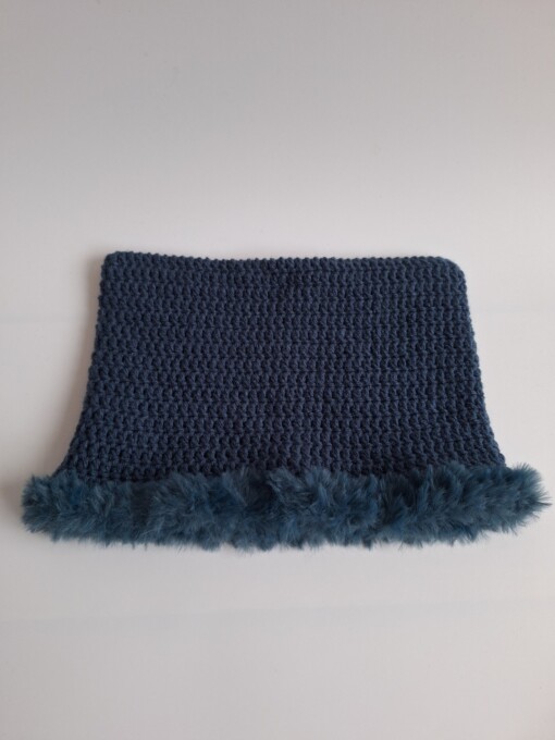 Gehaakte muts met imitatiebont 'Denim blue'
