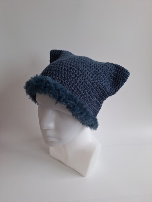 Gehaakte muts met imitatiebont 'Denim blue'