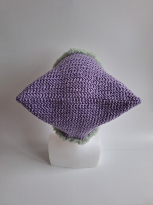 Gehaakte muts met imitatiebont 'Lilac & sage'