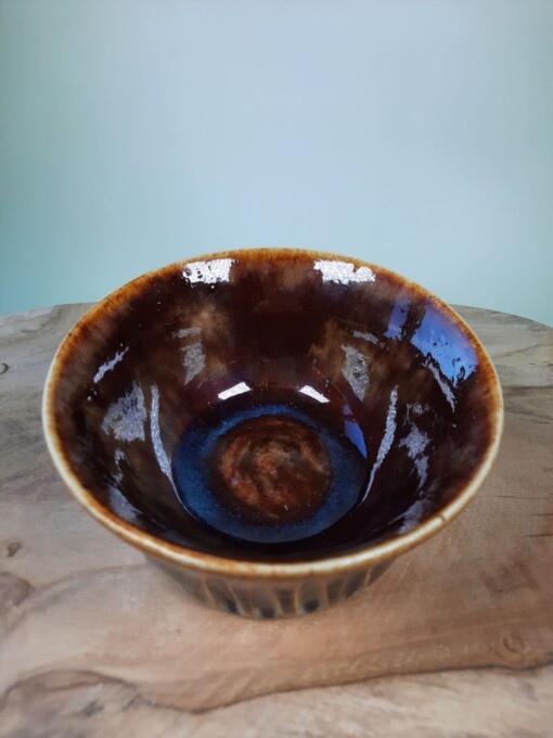 Handgedraaide steengoed keramiek pot met diverse kleuren