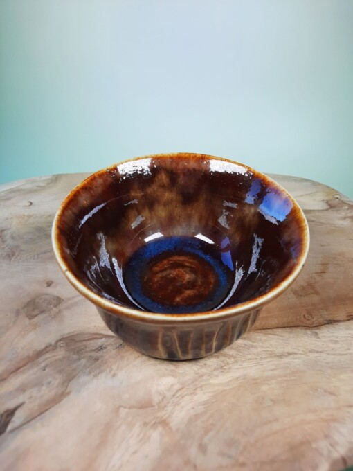 Handgedraaide steengoed keramiek pot met diverse kleuren