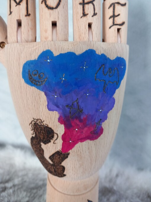 Kunst houten hand lezend meisje