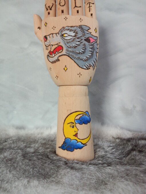 Kunst houten Tattoo hand Wolf