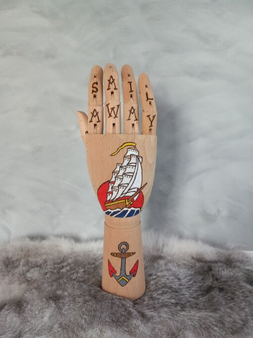 Kunst houten Tattoo hand zeilschip
