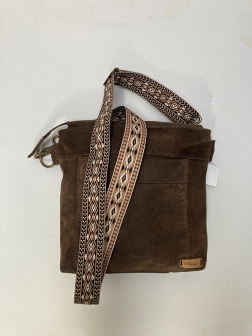 Donker bruine suede schoudertas gemaakt van vintage suede rok met nepbont