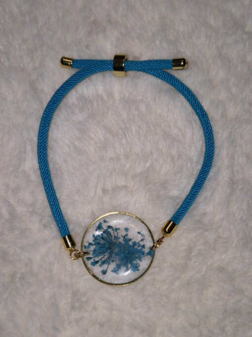 Adjustable resin armband