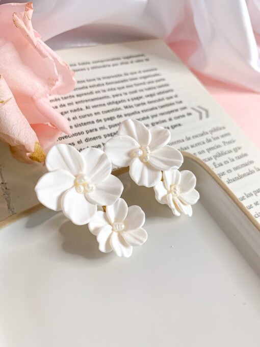 Cay- Dubbele bloemen bruids oorbellen met parels