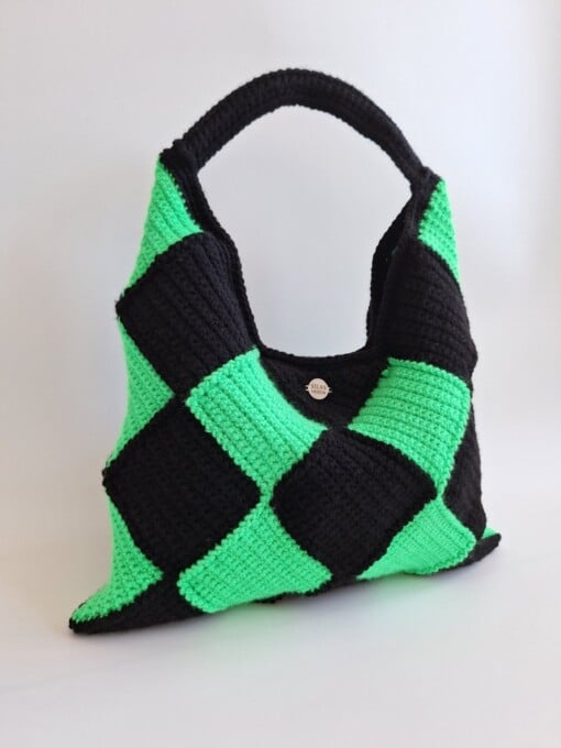 Gehaakte checker handtas 'Zwart en neon groen'