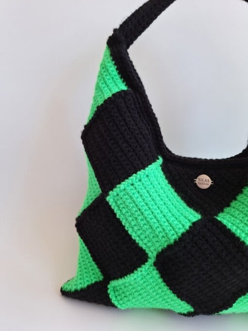 Gehaakte checker handtas 'Zwart en neon groen'