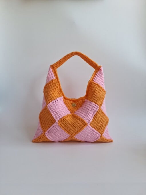 Gehaakte checker handtas 'Light pink & orange'