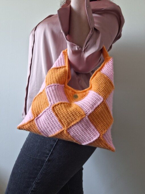 Gehaakte checker handtas 'Light pink & orange'