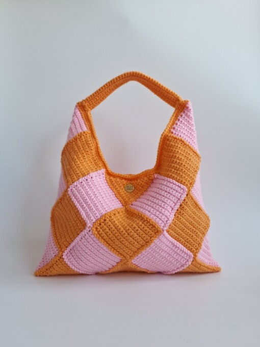 Gehaakte checker handtas 'Light pink & orange'