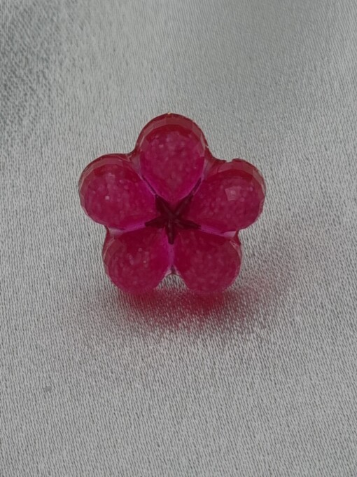 Handgemaakte epoxy oorstekers 'bloem facet' - roze
