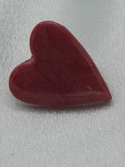 Handgemaakte epoxy oorstekers 'hart groot' - klassiek roze