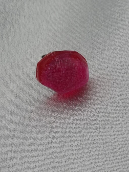 Handgemaakte epoxy oorstekers 'kiezel' - roze