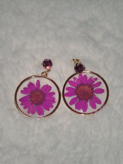 Resin ronde paarse oorbellen