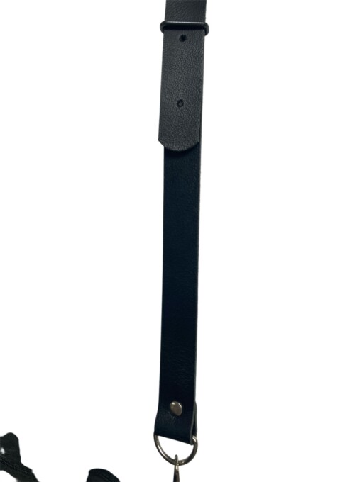 Stoere schoudertas gemaakt van denim g star spijkerbroek en zwart leer in het achterpand met gouden voering.