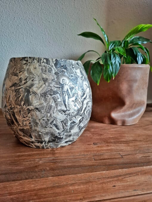 Onbreekbare vaas van papier met bijbelse afbeeldingen