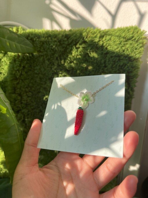 Micro Gehaakte Rode Chilipeper Ketting