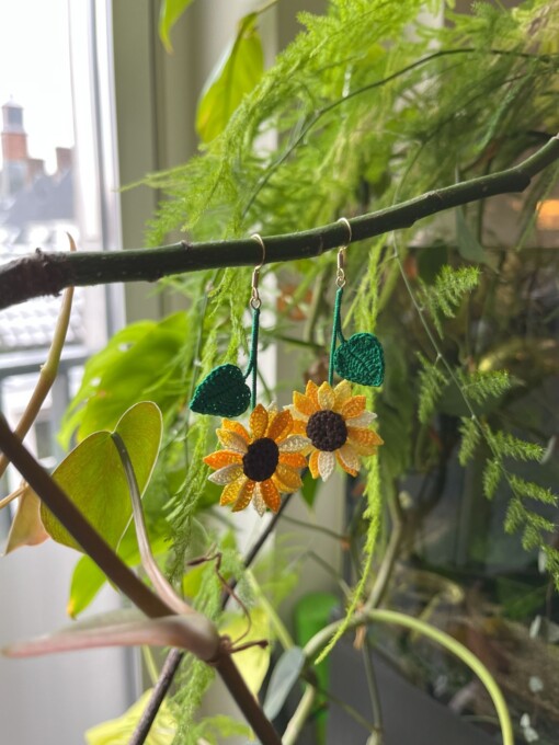 Micro Gehaakte zonnebloem Oorbellen