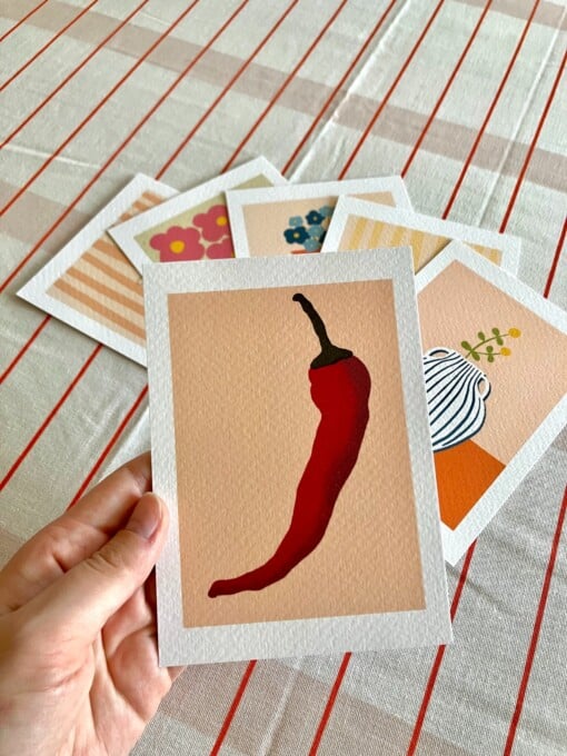 Rode chilipeper kunstkaart - pittige en minimalistische illustratie voor keuken | A6 print 10x15 cm