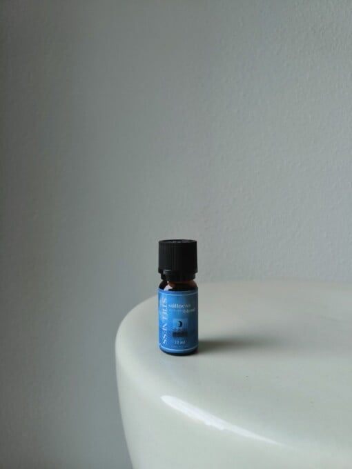 Stillness – etherische olie blend met Frankincense, Mirre & Cederhout voor meditatie