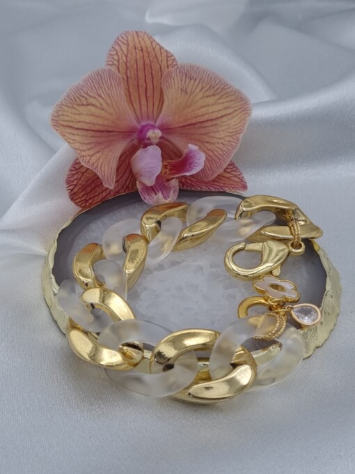 Acryl schakelarmband met vergulde onderdelen - wit/goud