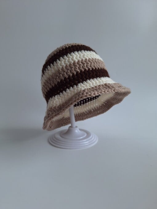 Gehaakt baby zonnehoedje 'Bruin, crème en beige'