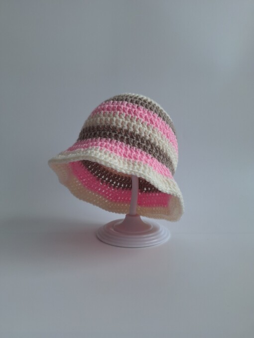 Gehaakt baby zonnehoedje 'Roze, crème en beige'