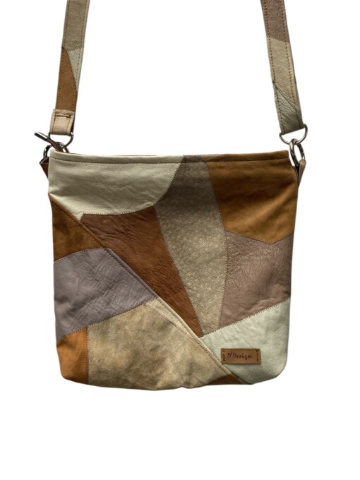 Unieke leren schoudertas – compact, kleurrijk en handgemaakt met verschillende kleurvlakken in leer en suede.