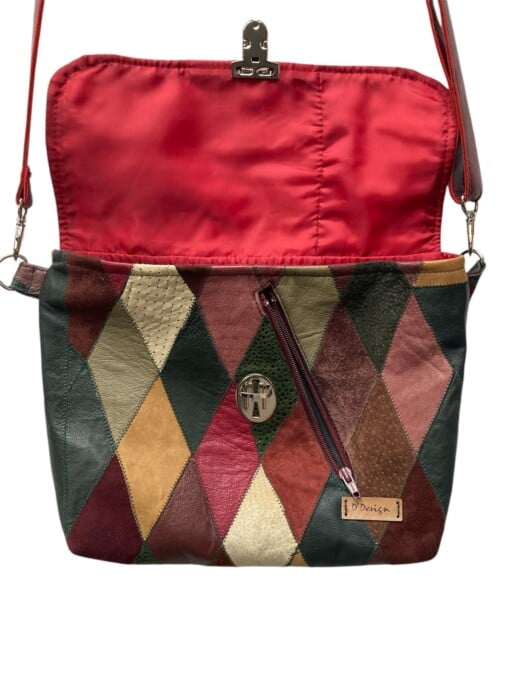 Vintage patchwork leren tas met klepsluiting –  Een karaktervolle tas die vintage flair en duurzaamheid moeiteloos combineert. handgemaakt & duurzaam