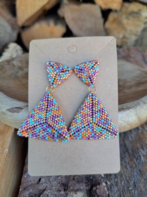 Confetti Kralenoorbellen Boho Glow – handgemaakt met Miyuki kralen in oranje, paars, roze, turkoois & goud (5 cm)