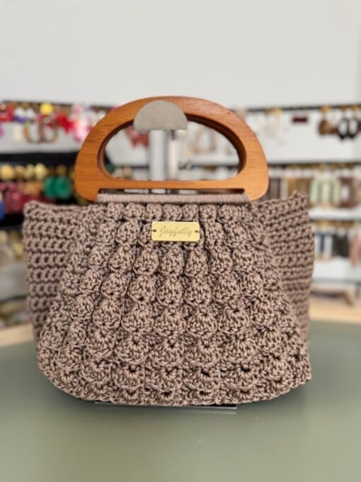 Elegant & Tijdloos – Neutrale gehaakte tas met klassieke look