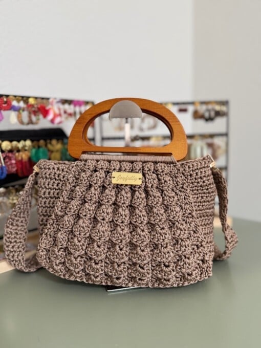 Elegant & Tijdloos – Neutrale gehaakte tas met klassieke look