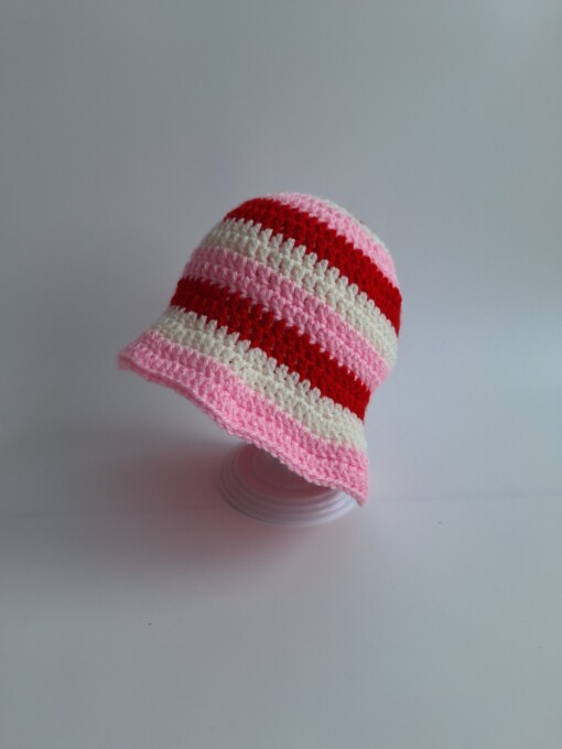 Gehaakt baby zonnehoedje 'Roze, rood en crème'
