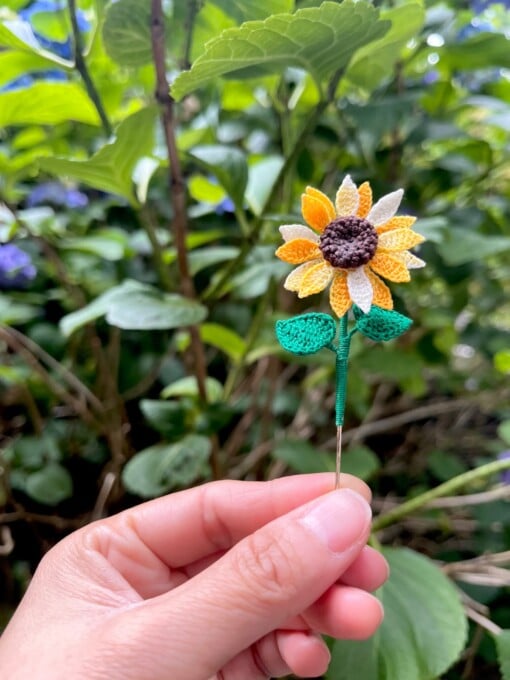 Gehaakte Zonnebloem Broche – Een Beetje Zonneschijn