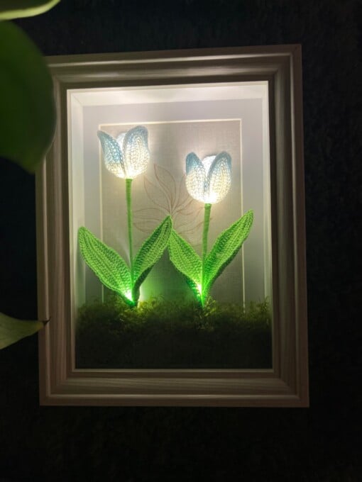 Handgemaakte Gehaakte Lamp – Sfeervolle Bloemenverlichting in Lijst