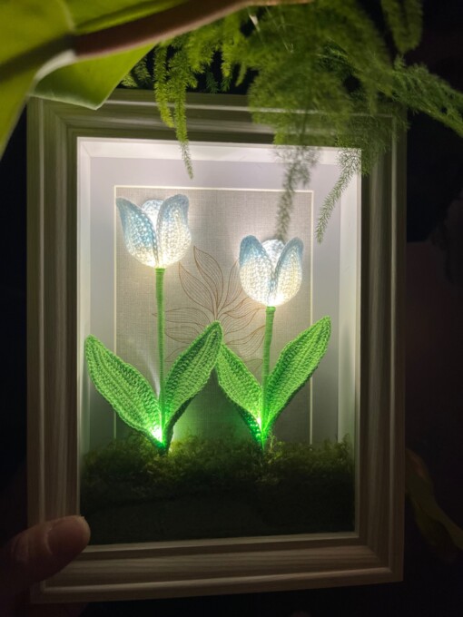 Handgemaakte Gehaakte Lamp – Sfeervolle Bloemenverlichting in Lijst