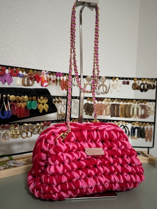 Handgemaakte zomerse clutch van gerecycled materiaal
