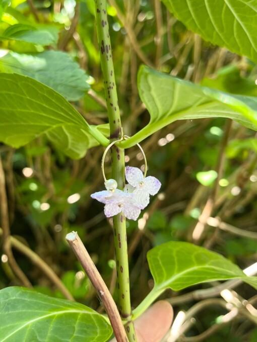 Micro Gehaakte Paarse Bloesems – Oorringen