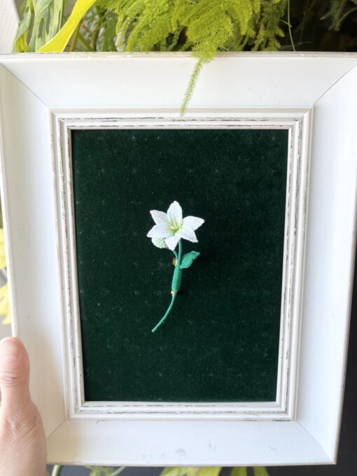 Micro gehaakte Lelie Bloemenbroches