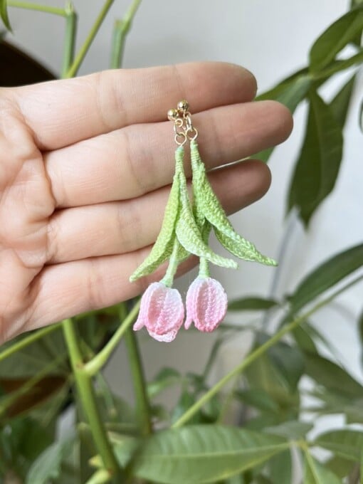 Micro gehaakte tulp oorbellen