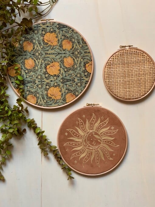 Muurhangerset peony cognac