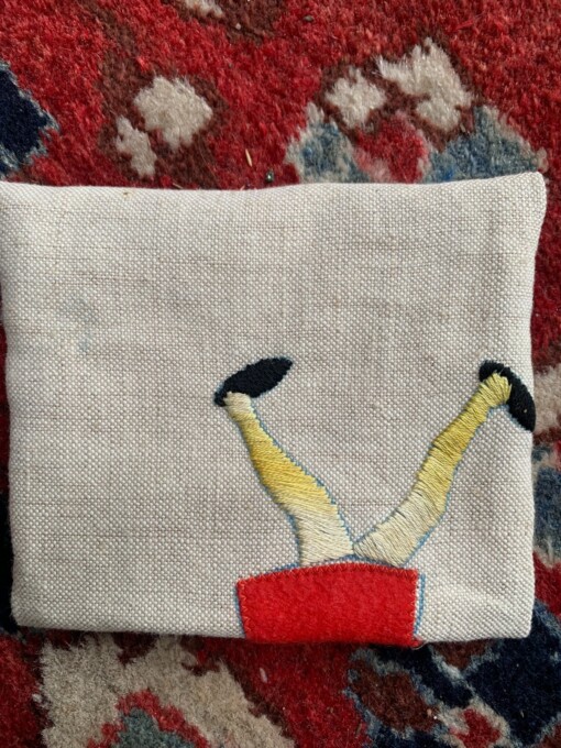 Leuk portemonneetje van vintage wandkleed met rode kabouter