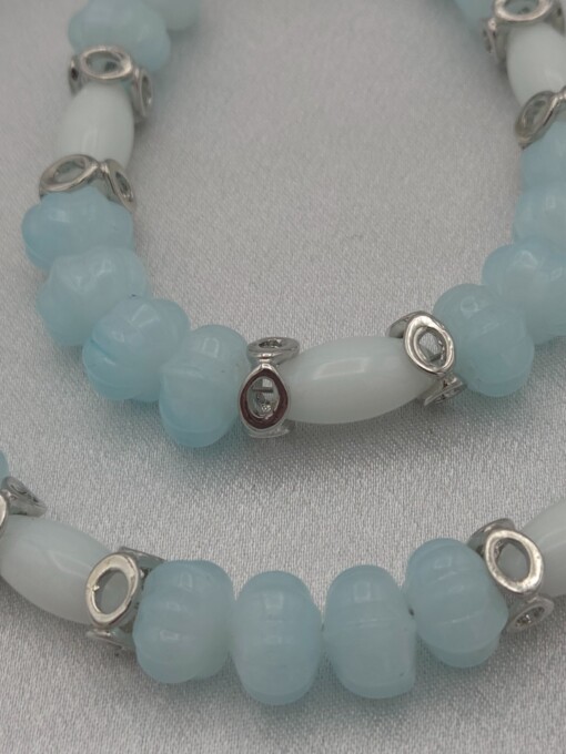 Sieradenset glas en Jade - lichtblauw/wit