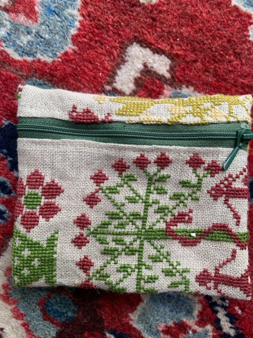 portemonnee van vintage borduurwerk met bloemen en vogels