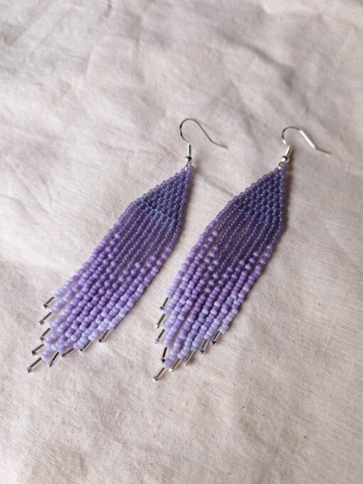 Fringe oorbellen Lavender Haze – lila, paars en zilver, 10 cm lang, zilveren oorhaken