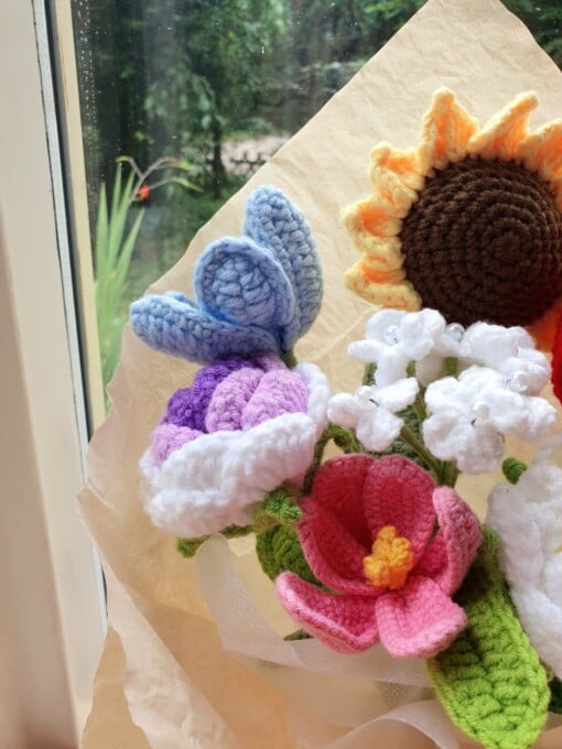 Gehaakt bloemenboeket – “Zonnige hart”